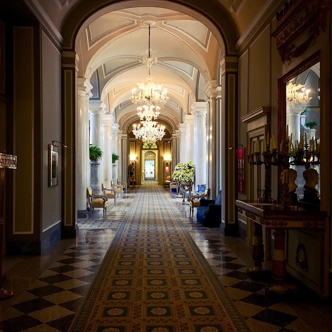 Vanessa Rallonza Exuberant Arrival at Grand Cernobbio Villa