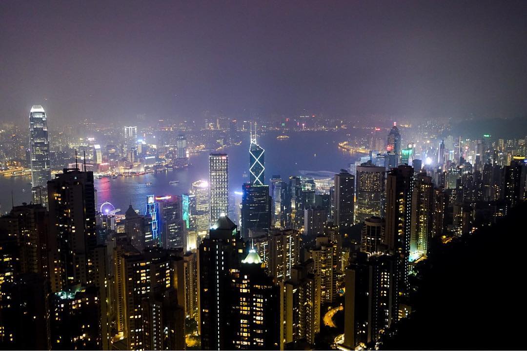 Vanessa Rallonza's Vibrant Hong Kong Night Embrace