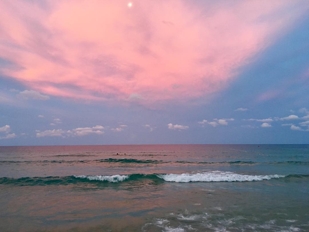 Vanessa Rallonza: Soft Pink Sunset Canvas on Koh Samui, Thailand