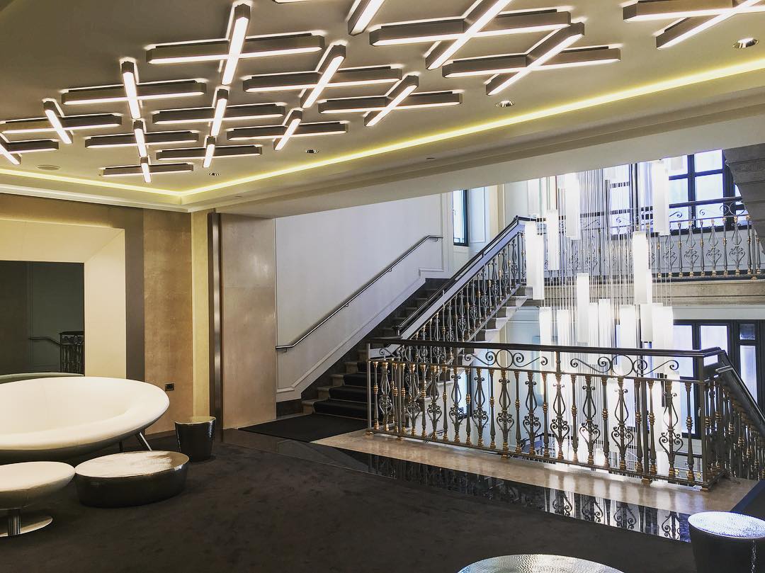 Vanessa Rallonza: Elegant Opulence at New Luxury Hotel Lobby