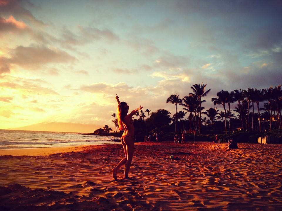 Vanessa Rallonza: Sunset's Enchanted Beach Declaration