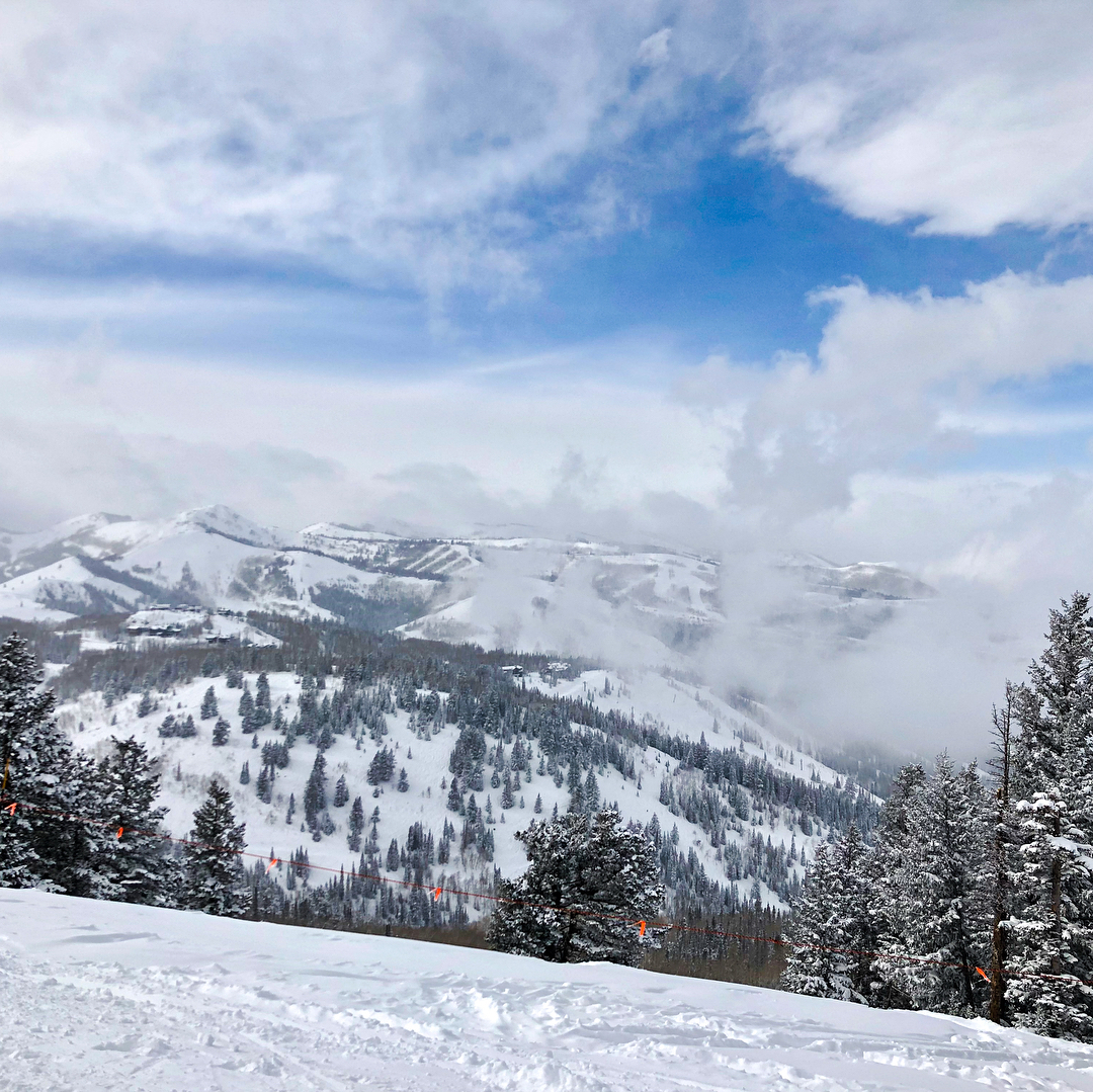 Vanessa Rallonza: Thrilling Winter Snowboard Adventure ⛷❄️