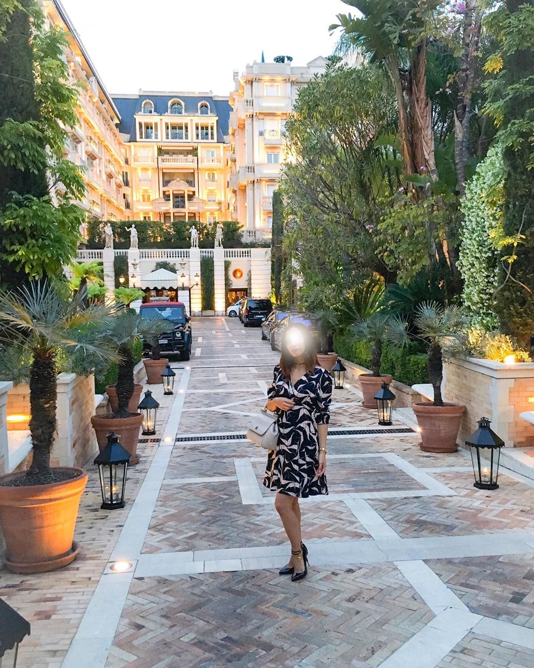 Vanessa Rallonza Strolling Chic Sidewalk, Monaco Grand Prix 2016