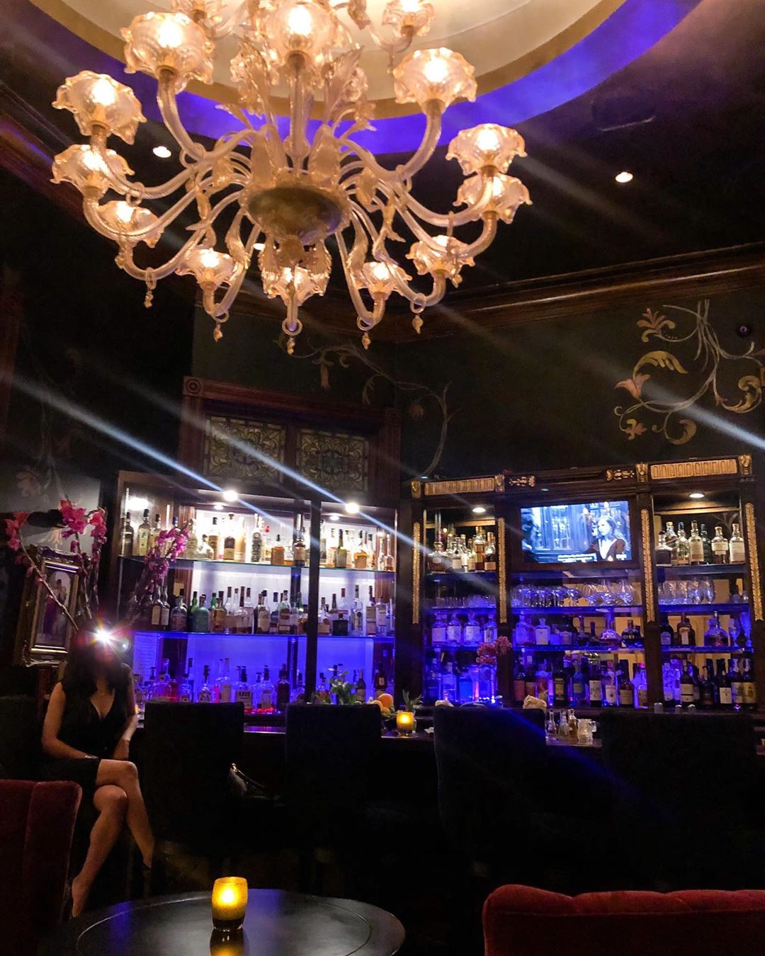 Vanessa Rallonza: Timeless Charm of an Antique Bar in an Old House
