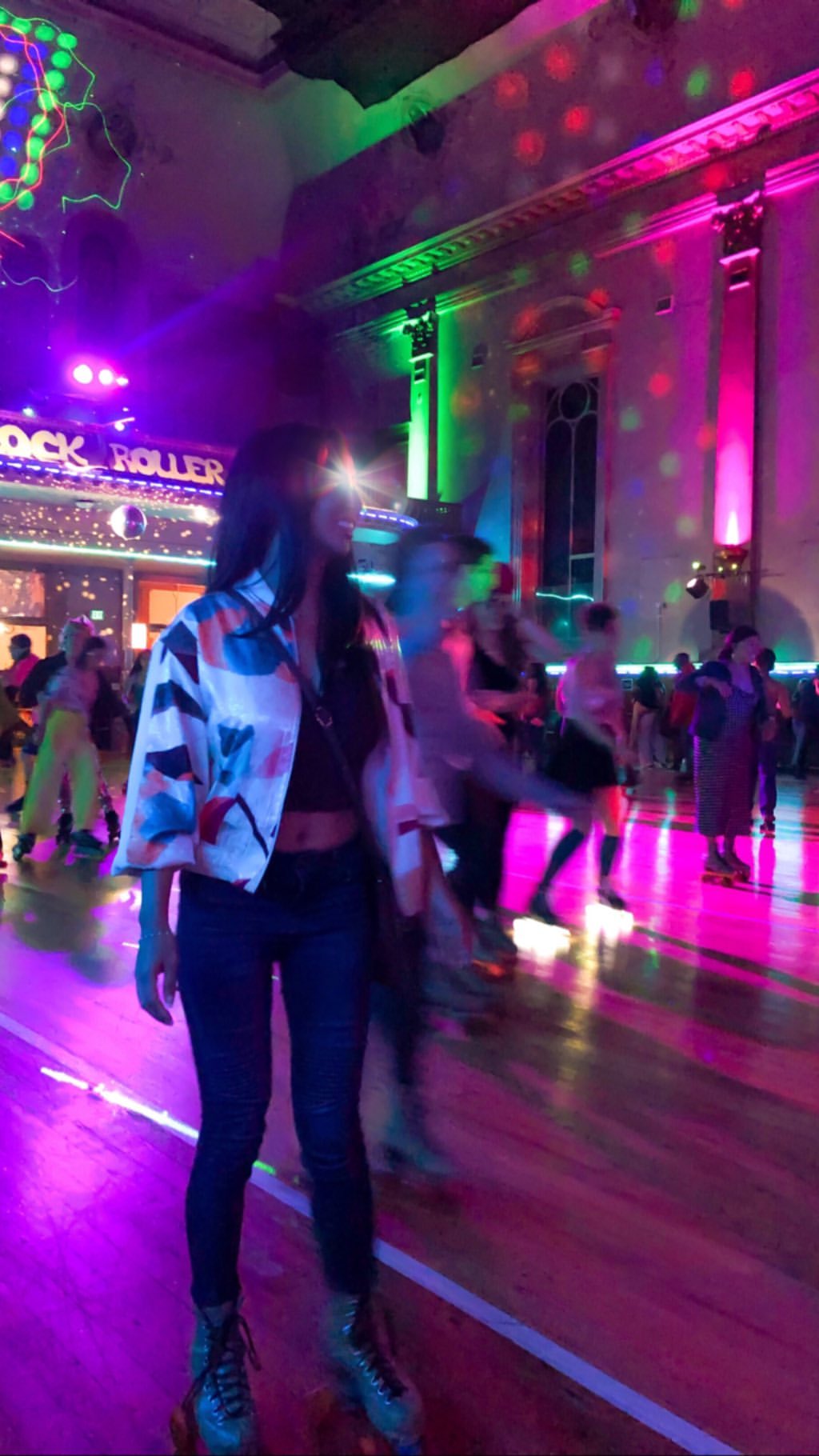 Vanessa Rallonza: Lively Gathering, Enthusiastic Dancers, Unforgettable Night