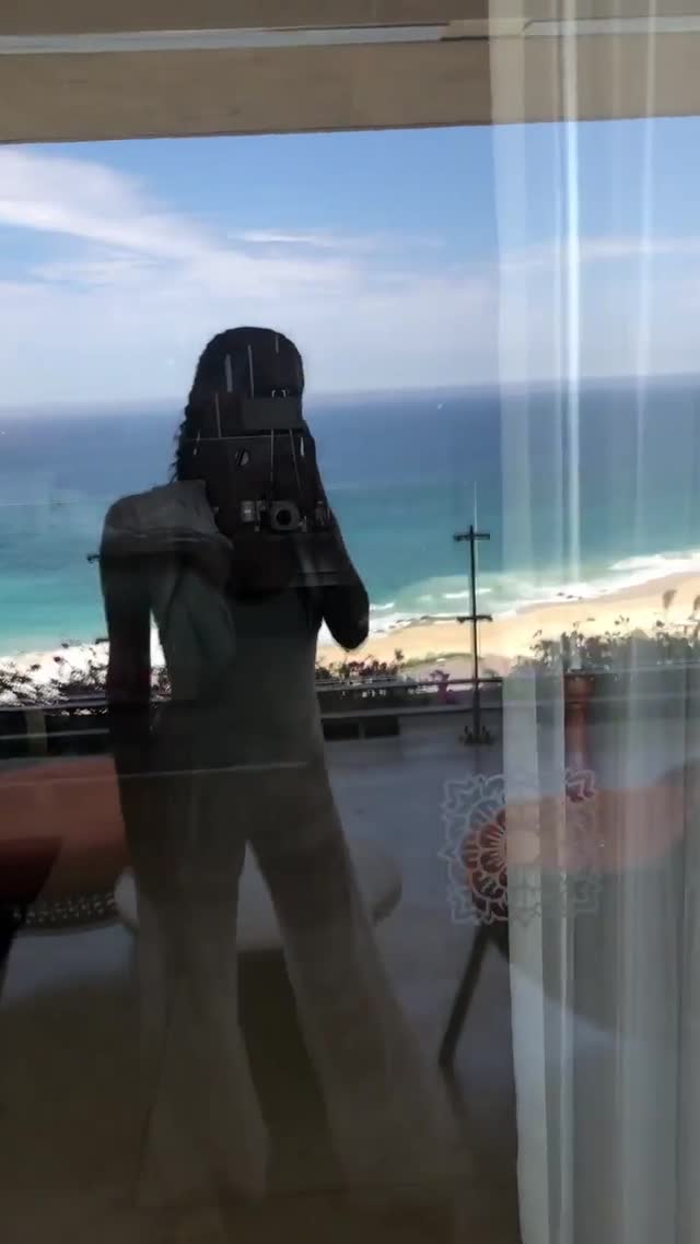 Vanessa Rallonza Sunlit Joyful Moments (Video)