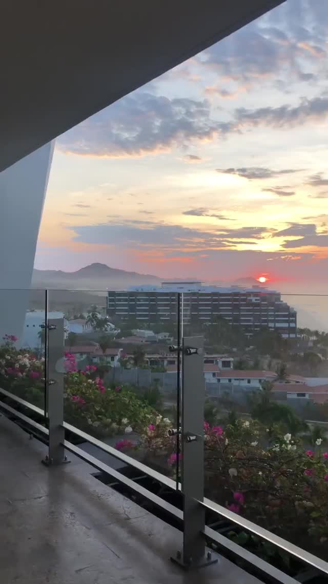 Vanessa Rallonza Serene Sunset Balcony Escape (Video)