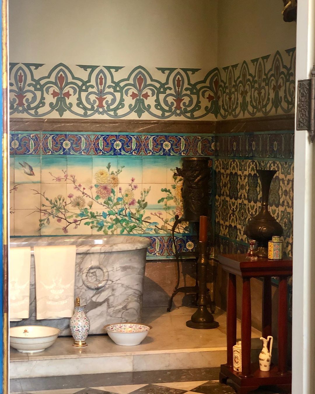 Vanessa Rallonza: Playful Shower Peek in Bathroom Selfie
