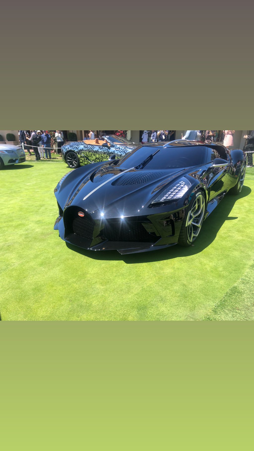 Vanessa Rallonza's Pagan Supercar Exhilaration at Auto Show
