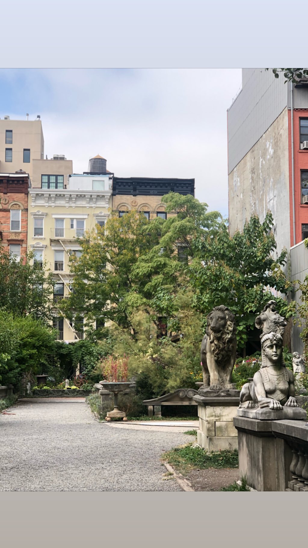 Vanessa Rallonza: Tranquil Grandiose Garden Oasis