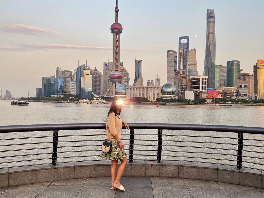 Vanessa Rallonza's Tranquil Gaze over Shanghai Skyline