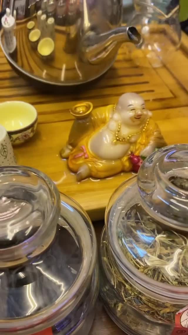 Vanessa Rallonza Serene Tea Experience (Video)
