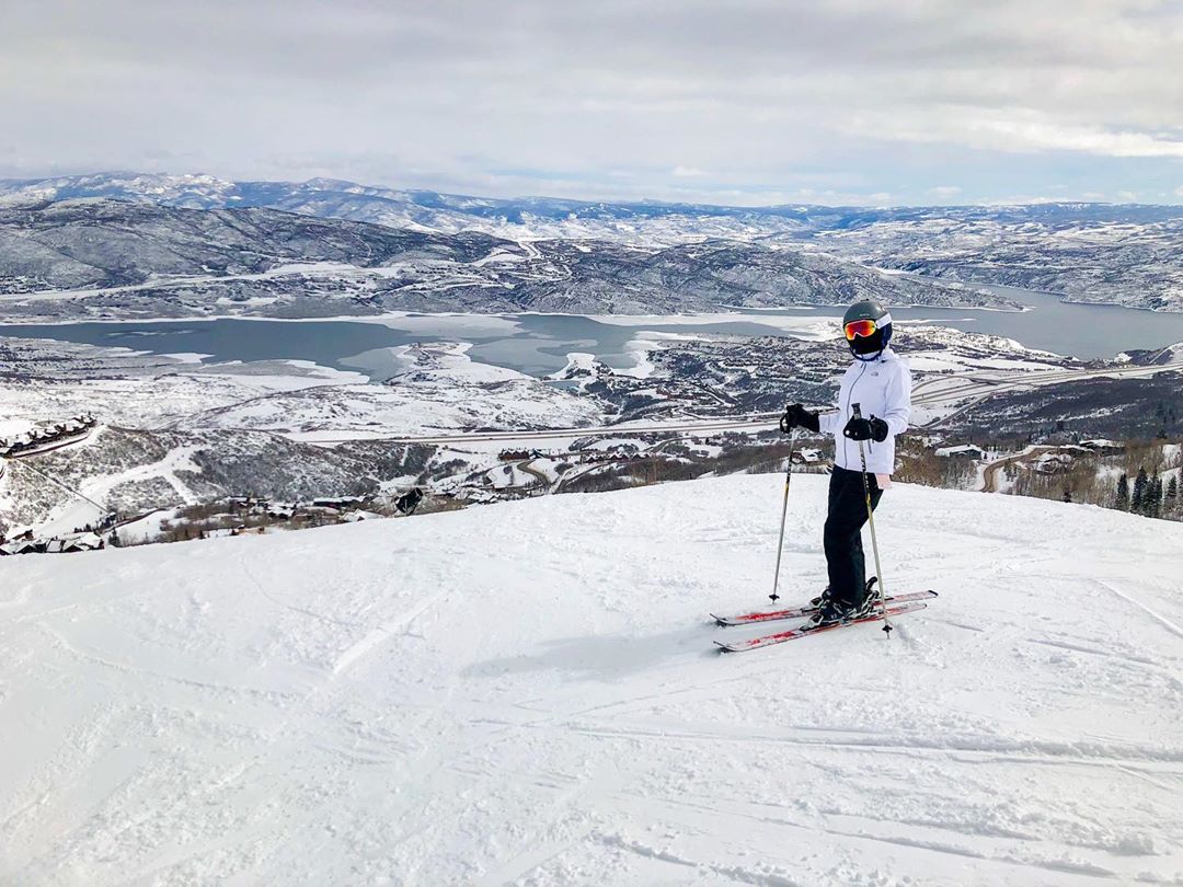 Vanessa Rallonza's #Throwback Skiing Moment: Eager for 2020's Adventure on Snowy Slopes