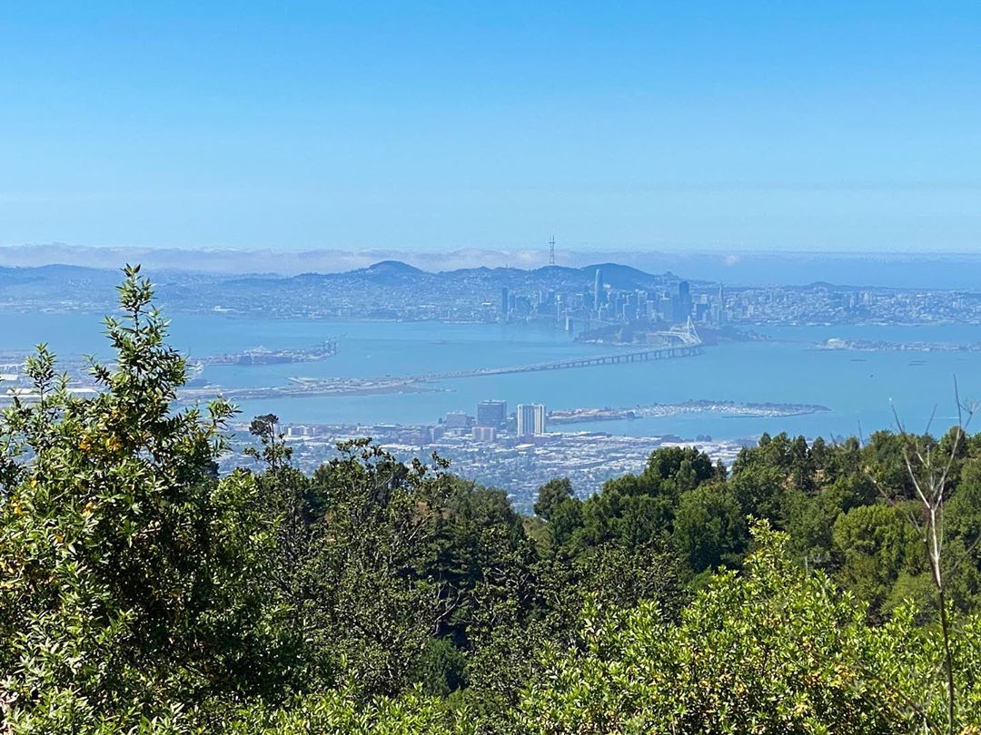 Vanessa Rallonza, Adventurer: Bay and Cityscape Panorama