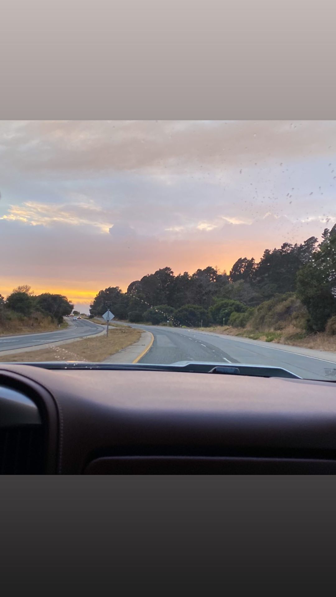 Vanessa Rallonza: Charming Unpaved Road Through Verdant Landscapes