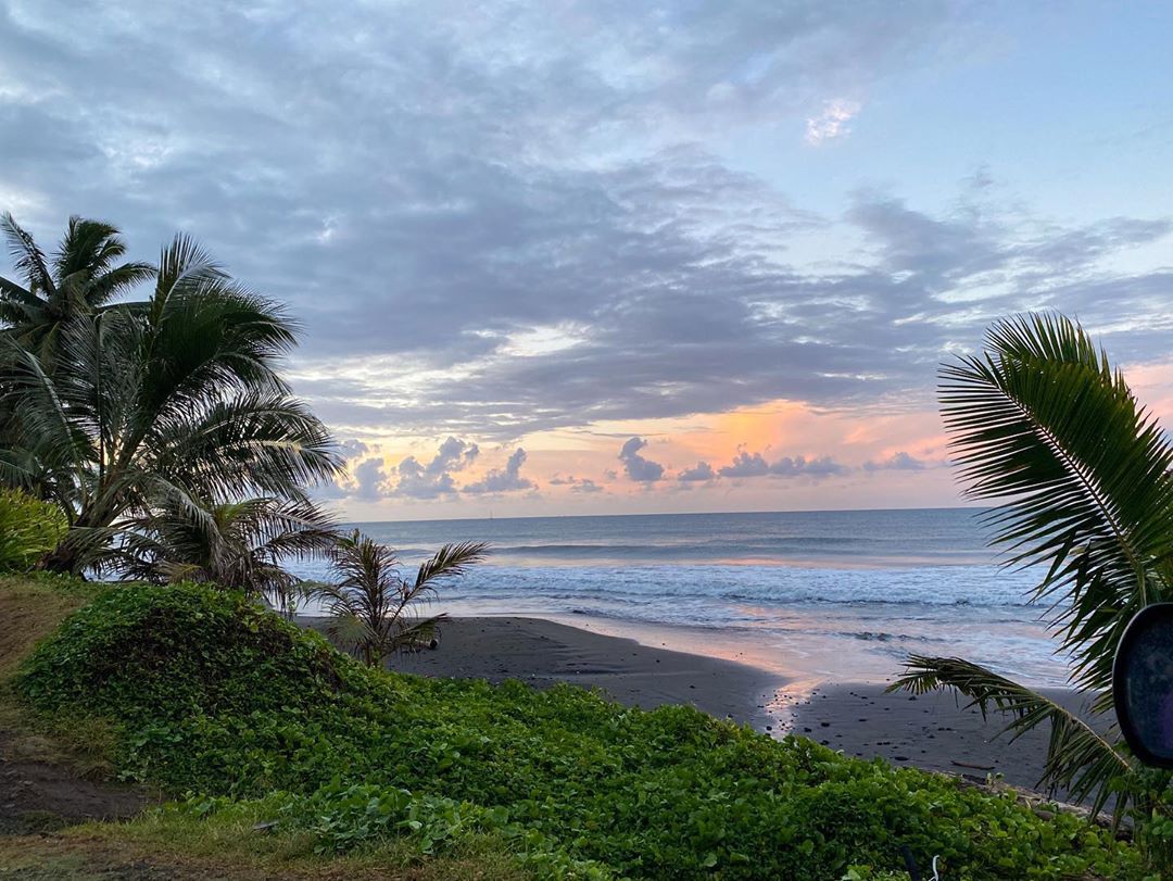 Vanessa Rallonza: Sun-Kissed Idyllic Beach Serenity