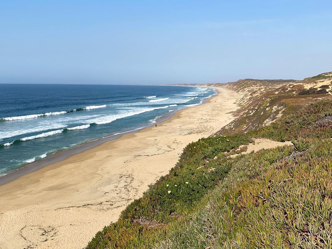 Vanessa Rallonza: Tranquil Coastal Bliss
