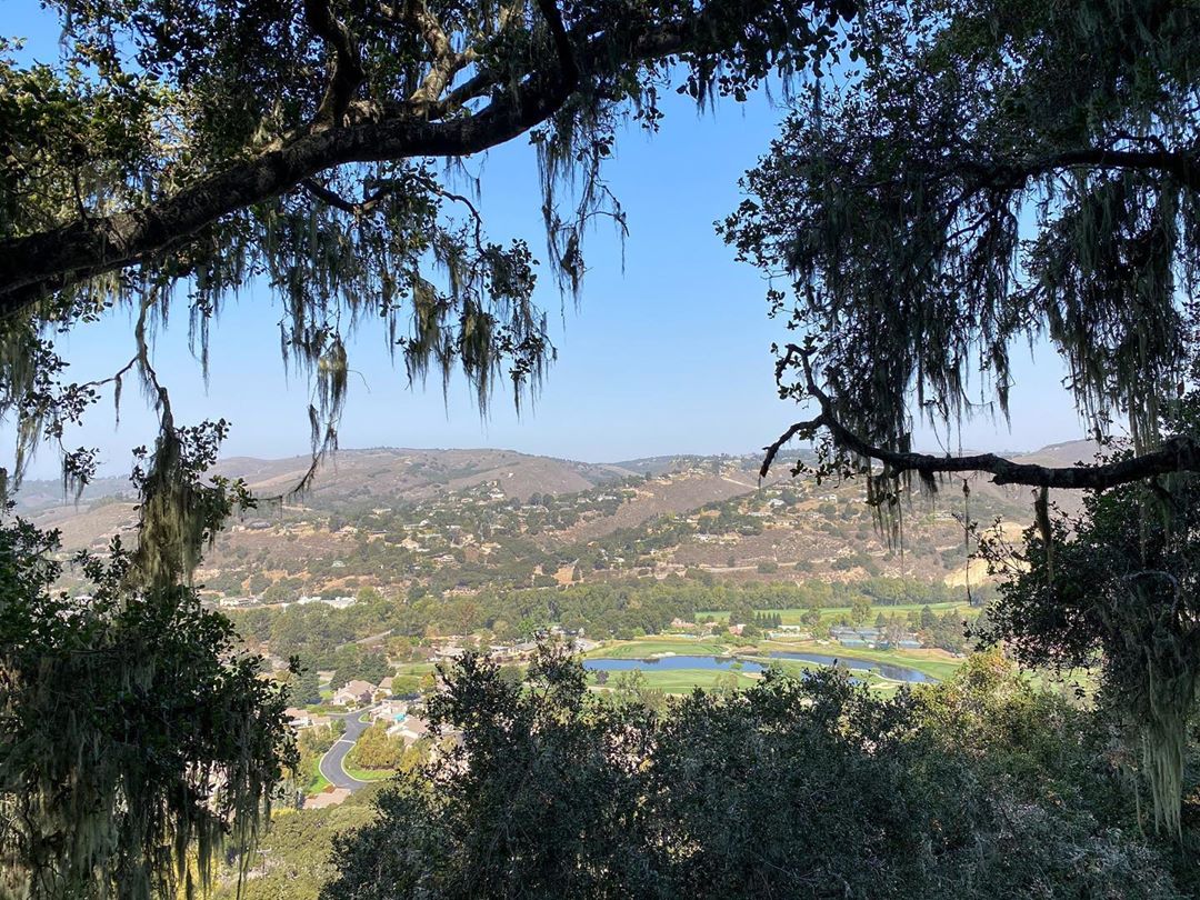 Vanessa Rallonza: Tranquil Hilltop Golfer's Paradise Panorama