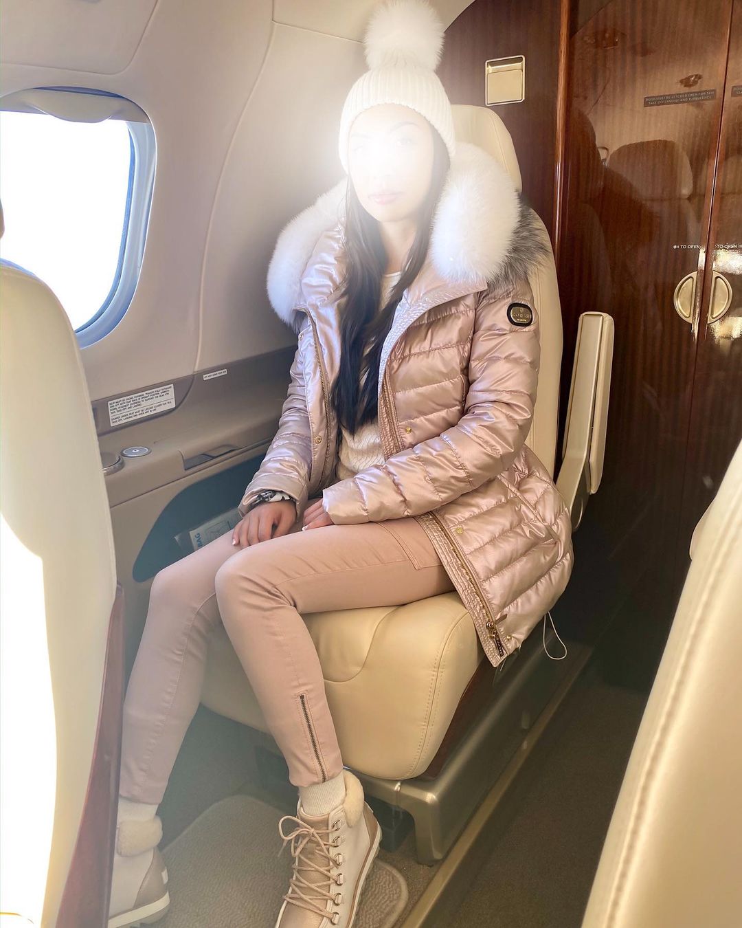 Vanessa Rallonza: Introspective Air Traveler in Twilight Solitude